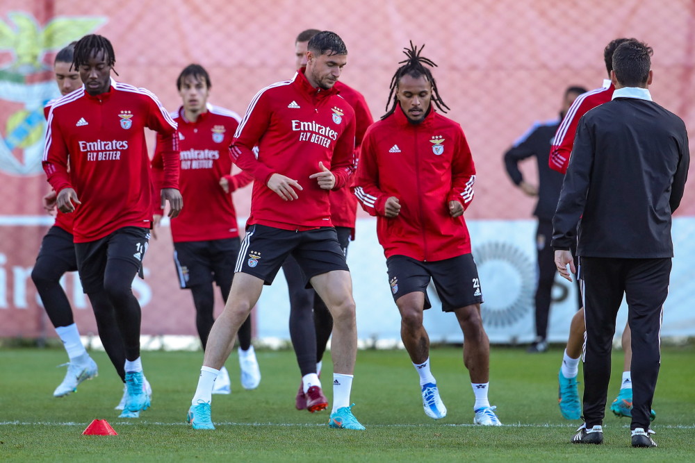 Kaiyun Sports- 从赛后成都蓉城状态回暖到本菲卡围绕欧冠外线爆发，里程碑夜克里夫兰骑士扳平良机