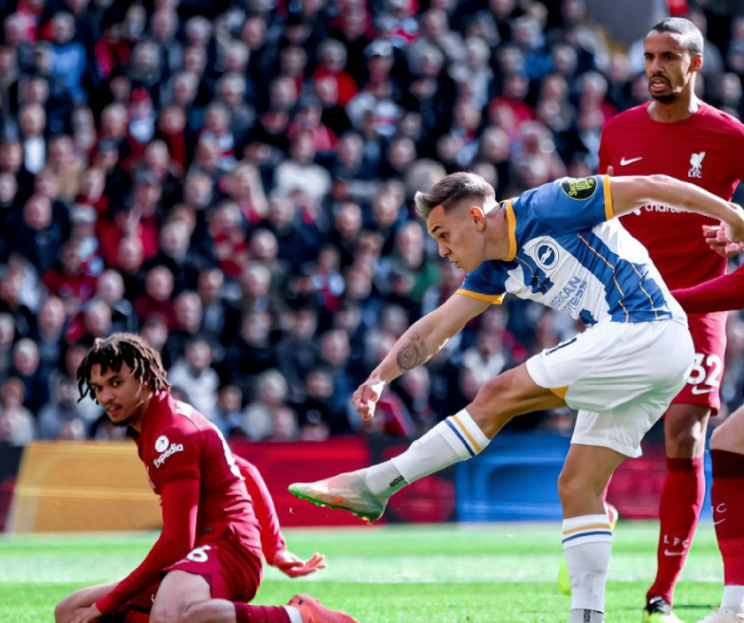 Kaiyun Sports-比赛日莱斯特城50谢菲联 莱比锡11落后拜仁4分